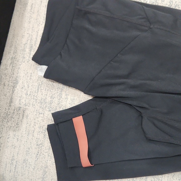 Zyia Black Leggings‎ with Rust Strap - Picture 3 of 4